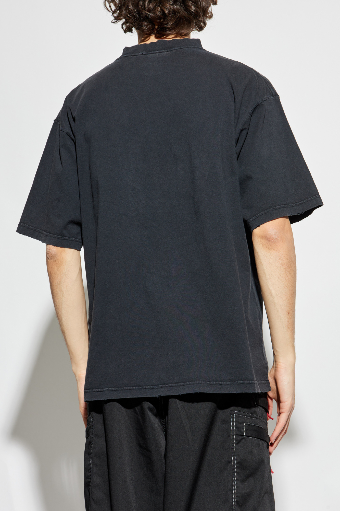 【関税＆送料込み】Balenciaga T-Shirt With V-Neckline MONOGRAM NYLON DOWN JACKET Nero | SchaferandweinerShops